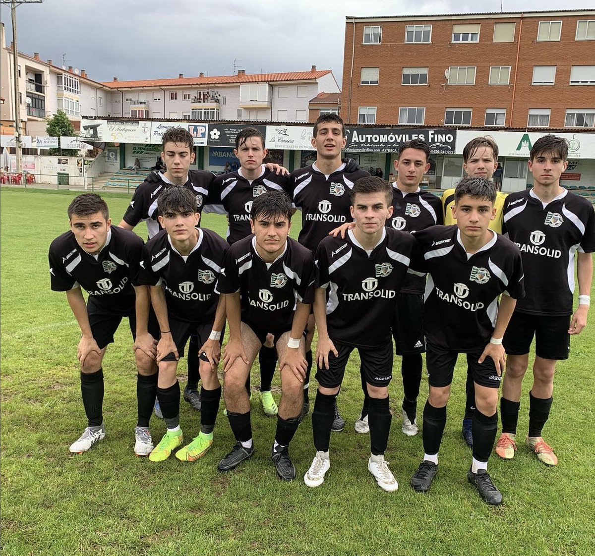 CDVictoriaCF's tweet photo. El Juvenil “C” dirigido por Vasko, José Alberto y 
@Dariioo20 participó en el I Torneo Ciudad de Astorga organizado por el @AytoAstorga y @turydepor ⚽️ con los siguientes resultados y llegando a semis:

🟩 @AtleticoAstorga "B" 0-1 
🟥 @cdc_carrion 3-2
🟥 @AtleticoAstorga 6-0 https://t.co/Du3Yx5kjAO