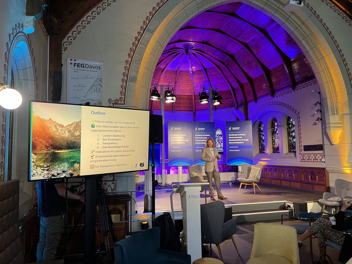 FilFoundation's tweet photo. .@RRansil is LIVE at the #dwebgateway in #Davos.
Stop by to learn about @filecoingreen and how we can make crypto projects more sustainable. 🌿 https://t.co/zJlNPNfJS5