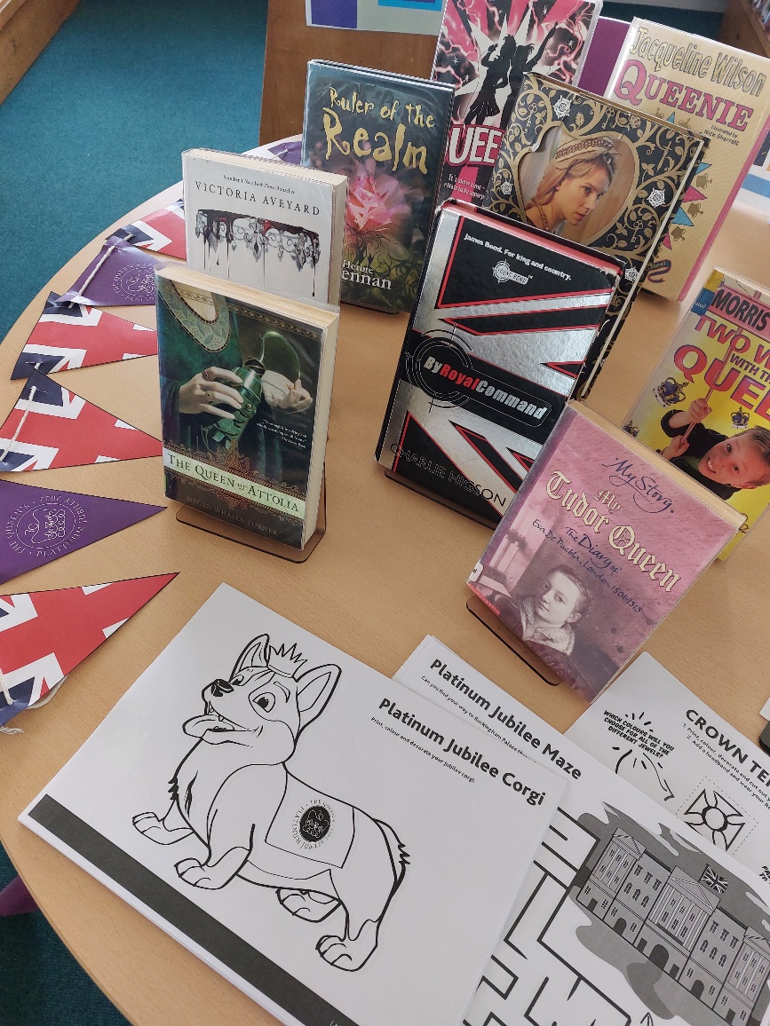 In the lead-up to The Queen's Platinum Jubilee celebrations next week, the library has a selection of 'royal reads' and activity sheets ready to go #readingforpleasure #PlatinumJubilee