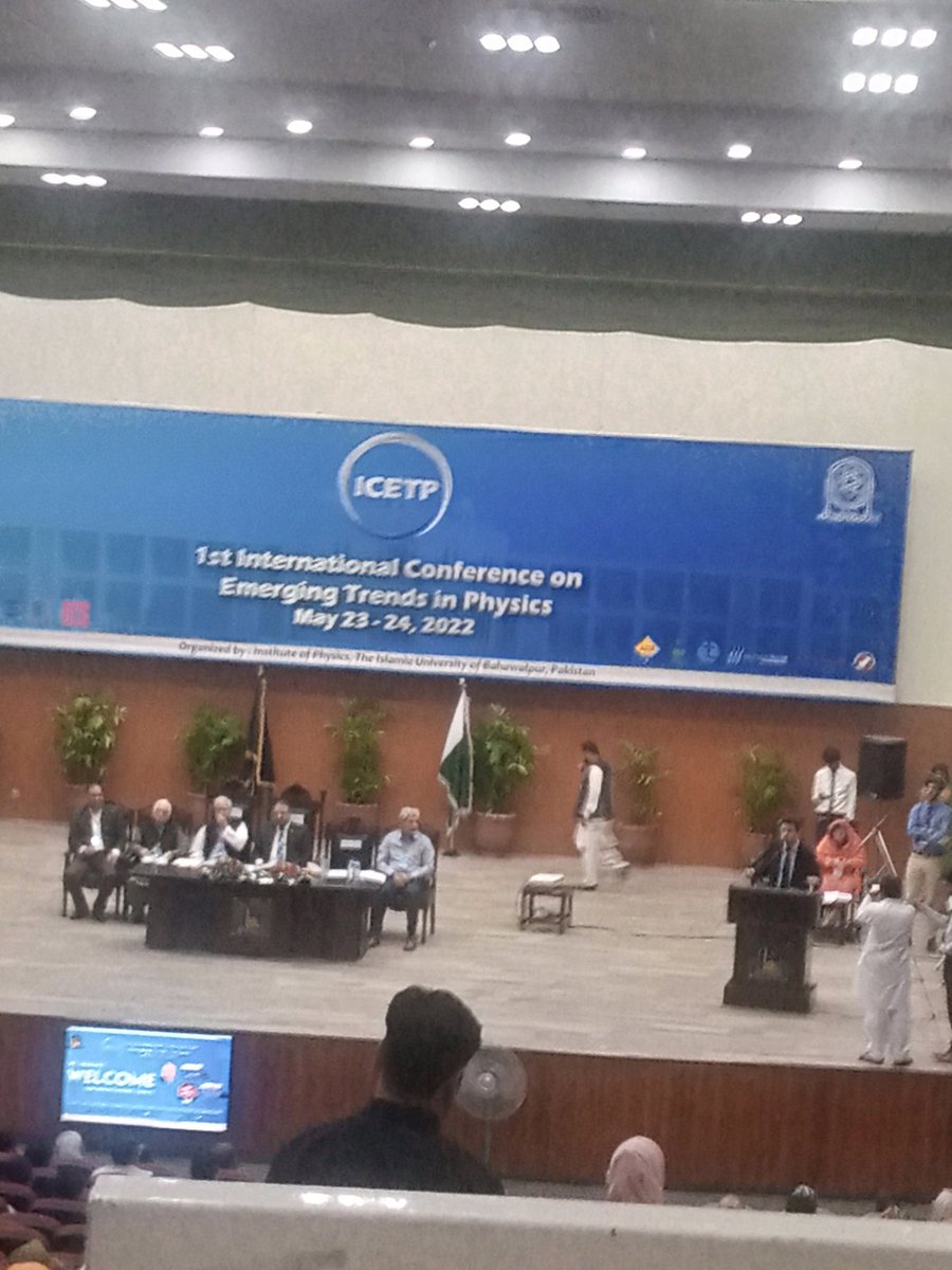 Sahoo056's tweet photo. #ICETP
Worthy Vice.Chancellor Of Islamia university Bhawalpur,along with Prof Dr.Saeed Ahmad buzdar Dean Faculty Physical and Mathematical Sciences join the event .
#ICETP
#IOP
#IUB https://t.co/2izf2WElrw