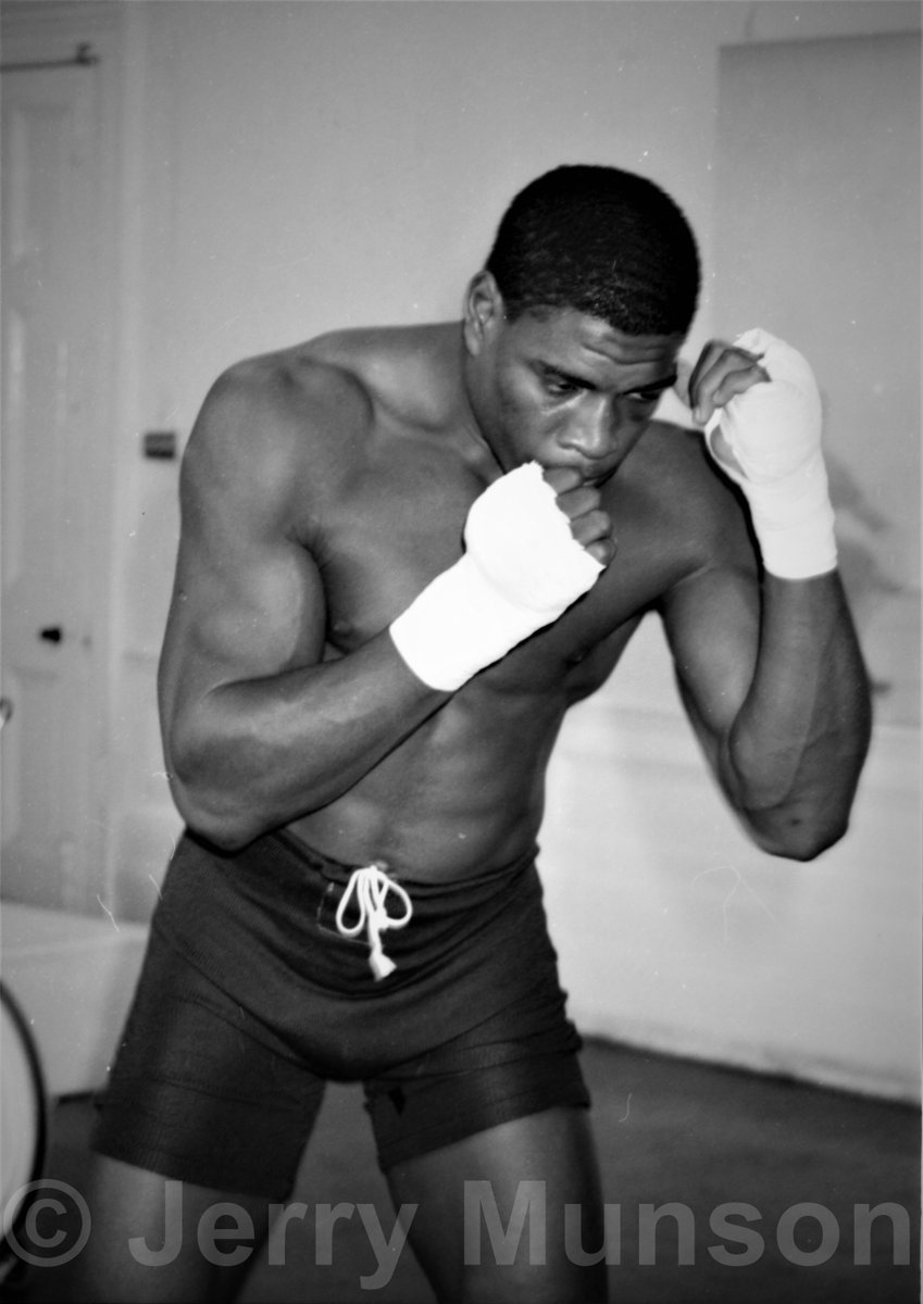 frankbrunoboxer's tweet image. Morning what ever people say excitement of the Premiership is nail-biting even if your teams R not there! So tonight a big reveal a special being offered 2 all schools in the UK all free of charge its taken 3 years &amp;amp; now we R ready 2 go tell everyone U know who works in Education