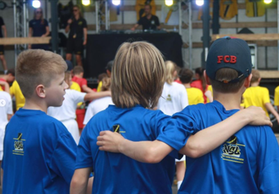 Vorige week waren de finaledagen van de NAC Street League. De competitie werd op een sportieve, feestelijke én gezonde manier werd afgesloten. De waterbar van JOGG was aanwezig om de kids van een verfrissend drankje te voorzien! Want: water drinken is gezond en lekker!⚽️💦