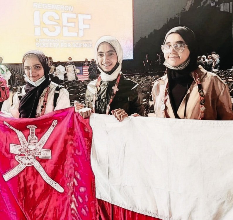 iradah2007's tweet photo. تشرفتُ صباح أمس بلقاء الطالبتين المبدعتين/نِعم الحراصية ودعاء الهاشمية في رحاب مدرسة الرستاق؛ لأقول لهما: #شكرًا على تمثيلكما #عُمان بما يليق بهما، بعد تتويجهما بالمركز الرابع عالميًّا في مجال الهندسة البيئية ضمن المعرض الدولي #ISEF وسعدتُ بالتحاور معهما حول تطلعاتهما القادمة❤️🇴🇲 https://t.co/pufItsn2yd