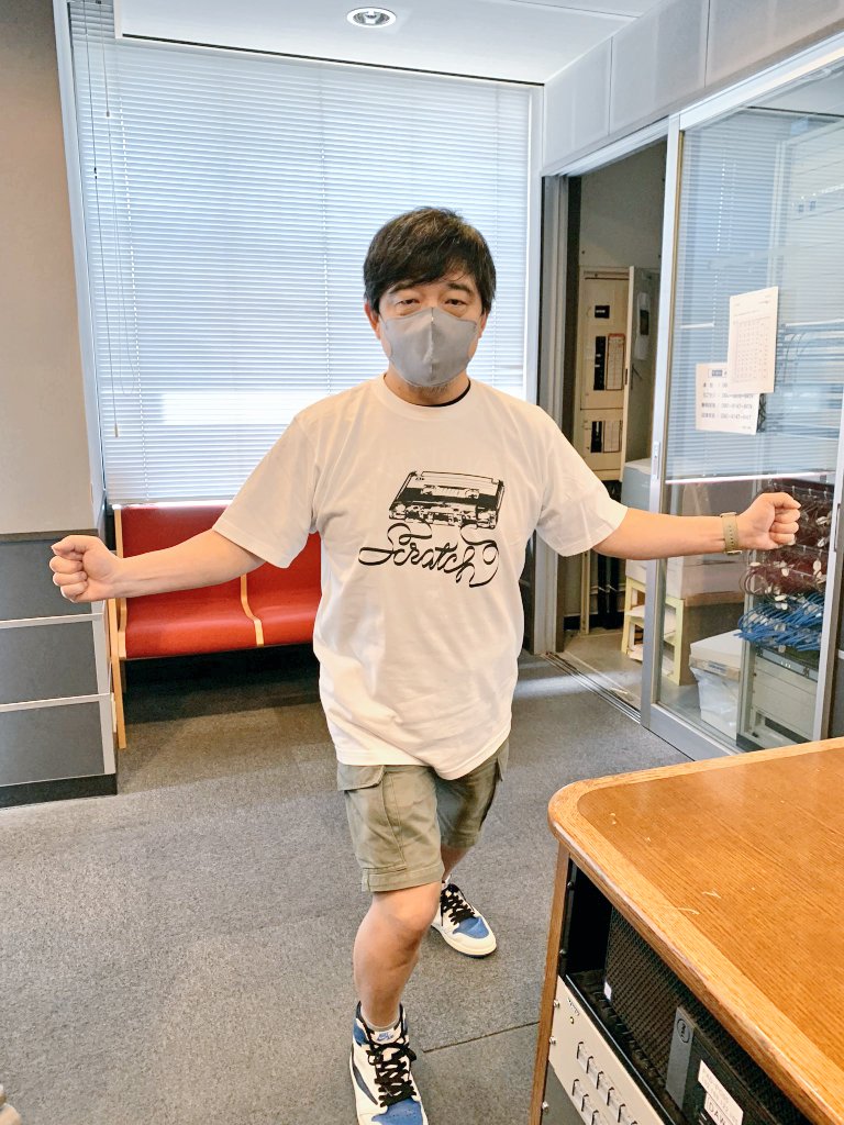 FRONTLINE_Ryoma's tweet photo. 最近人気の
Scratch9
カセットテープ & cursive logoデザインTシャツ!
4カラー好評発売中です!
この夏オススメアイテムですよ!
是非チェックしてみて下さいね🌈
カセットテープ cursive logo Tシャツ | Scratch9 STORE https://t.co/238f1PKzZo
#BASEec
#scratch9
#tshirt https://t.co/ul4pGQ8eqh