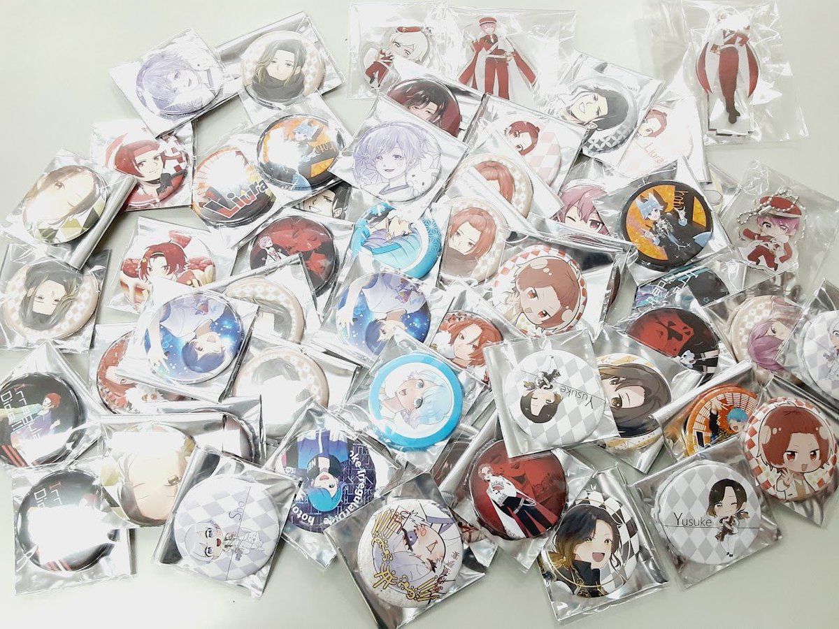 入荷情報】 #いれいす グッズが大量入荷です。🥰 缶バッジ・ブロマイド