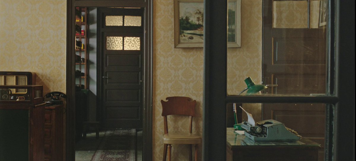 m_vahdani's tweet image. جوایز دوازدهمین ‌آکادمی فیلم کوتاه ایران (ایسفا) معرفی شدند/
چهار تندیس برای آخرین لالایی در تهران:
‌📍تندیس بهترین فیلمنامه اقتباسی: محمد وحدانی 
📍تندیس بهترین طراحی صحنه: کیوان مقدم
📍تندیس بهترین فیلم‌برداری: پویان آقابابایی
‌‌📍تندیس بهترین موسیقی: اشکان فخاری، سهیل بهنام‌