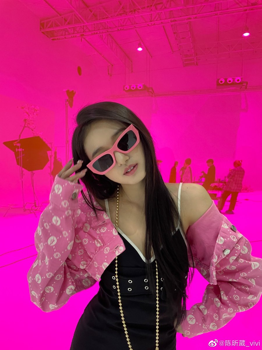xinweipics's tweet photo. 220521 📸 chen hsinwei weibo update

“pink barbie 💓”

#천신웨이 #陈昕葳 #ChenHsinwei #ChenXinwei https://t.co/FdDde9Hnn6