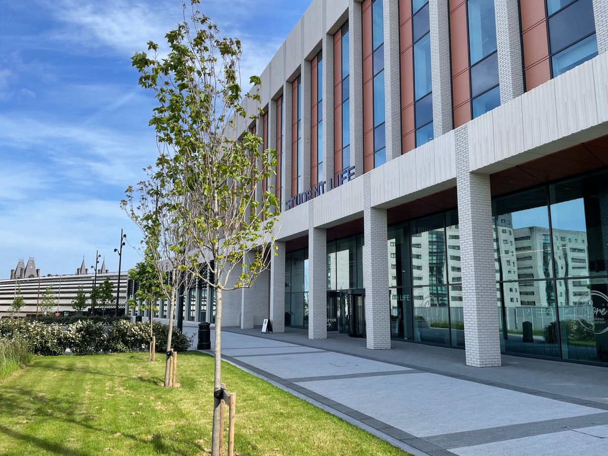 LJMUlibrary's tweet photo. ๐Is there ever a day the Student Life Building doesn't look inviting, and it's open 24 hours, 7 days a week during the Summer too!!๐๐คฉ๐ #summer #24hours #studyallday https://t.co/6YuIqPYdce