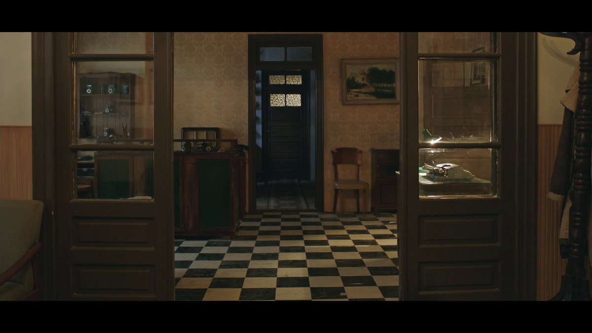 m_vahdani's tweet image. جوایز دوازدهمین ‌آکادمی فیلم کوتاه ایران (ایسفا) معرفی شدند/
چهار تندیس برای آخرین لالایی در تهران:
‌📍تندیس بهترین فیلمنامه اقتباسی: محمد وحدانی 
📍تندیس بهترین طراحی صحنه: کیوان مقدم
📍تندیس بهترین فیلم‌برداری: پویان آقابابایی
‌‌📍تندیس بهترین موسیقی: اشکان فخاری، سهیل بهنام‌