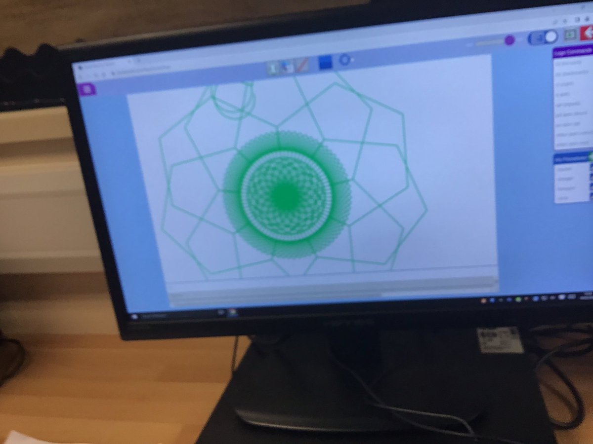 SacredY4's tweet photo. On Thursday we used 2logo to create functions which can repeated to make some amazing patterns. #SH7Computing https://t.co/YhX3YjmDta