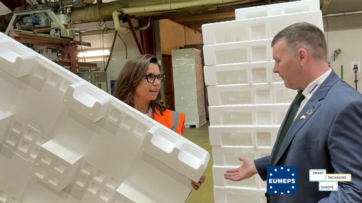 SmartPackEU's tweet photo. How do we ensure that #recyclable materials are actually recycled? It was the focal point when MEP @WeissPernille was on a visit to the #EPS manufacturer @sundolitt_dk in Billund. Link to that: https://t.co/0EM9dNSojd https://t.co/TiV6PE02qH