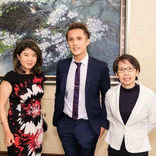 LKYSch's tweet photo. Congratulations to Raja Khairul Anwar, our first #STTelemedia #scholar who is graduating from our MIA programme!
Thank you ST Telemedia for offering scholarships to our Singaporean students so that our students could pursue their academic inspirations. https://t.co/6kSHjbqOHs