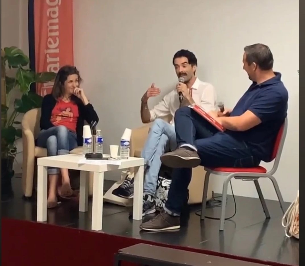 remicavailles's tweet photo. 8ème Fête du Livre de #Hyeres : 3 rencontres animées, des auteurs, des dédicaces, des BDs (encore) et déjà hâte de revenir l'année prochaine !
.
#FDLH #FDLH2022 #FDL @villedhyeres @hyerestourisme @HyeresPalmiers #Fetedulivre https://t.co/8vAz4vxmEc