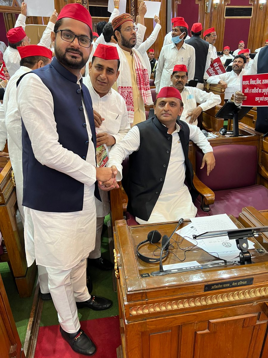 sunilya969044's tweet photo. आज सदन में नेता विरोधी दल आदरणीय राष्ट्रीय अध्यक्ष जी के साथ। https://t.co/6FZYfNPUUY