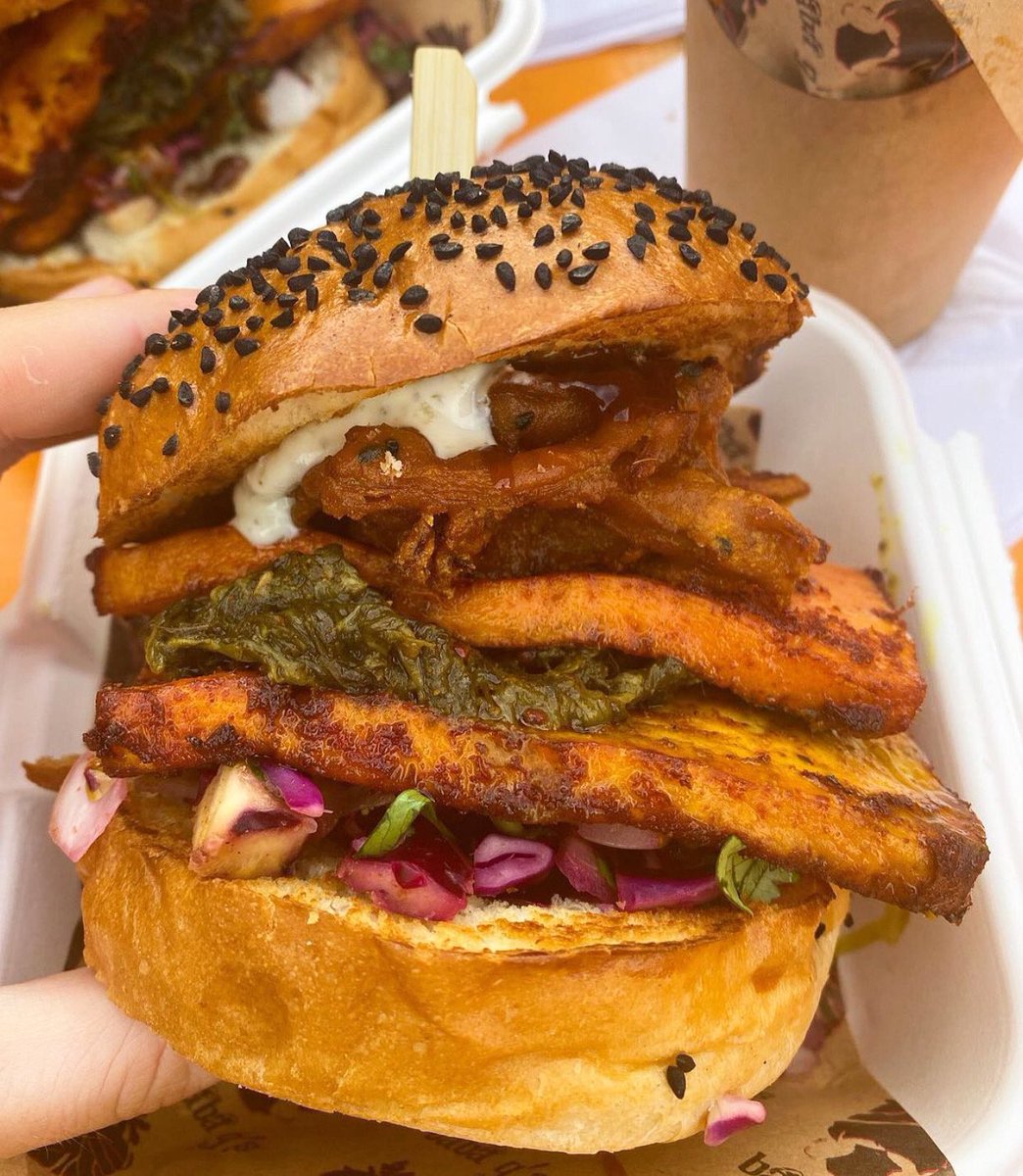 #MeatFreeMonday looking pretty damn good from where we’re sitting 😎 Come try our Saag Paneer burger - filled with mint, coriander, mehti saag, spicy paneer wedges, tamarind sauce and an onion bhaji.