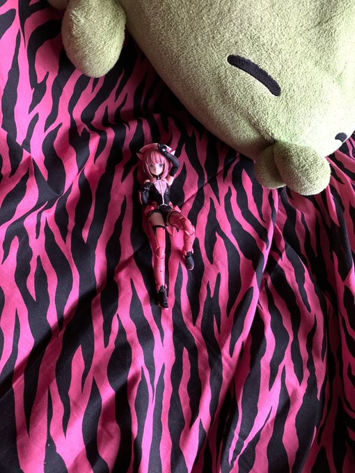 凄くピンクサイクロンなベッドシーツ届いた。 