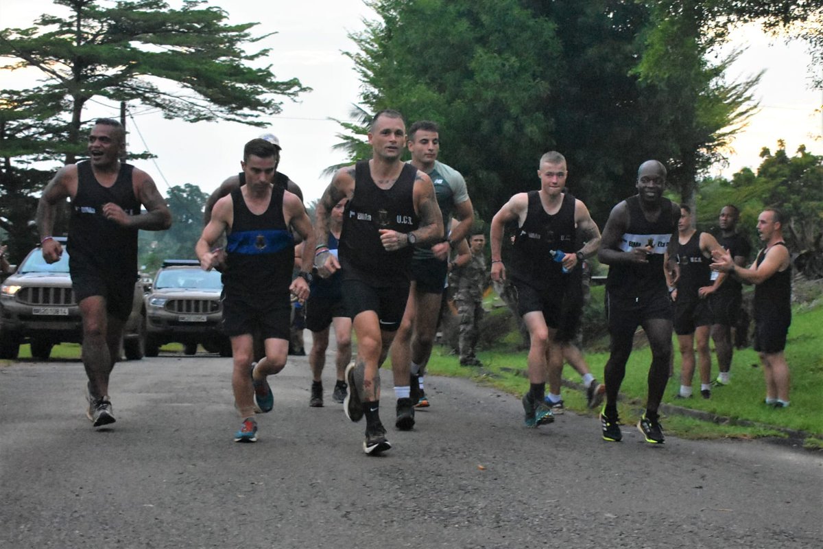 DLIAG_Officiel's tweet image. 1️⃣9️⃣ au 2️⃣0️⃣/0️⃣5️⃣ relais de 8️⃣×4️⃣ coureurs du #6eBIMa 🇫🇷 N'Toum ➡️ Coco Beach ➡️ 8️⃣4️⃣ km  pour l'opération #AvecNosBlessés
+ cérémonie au monument aux morts 🇫🇷🇬🇦 de Coco Beach avec les autorités locales 🇬🇦@troupesdemarine @EfgOfficiel