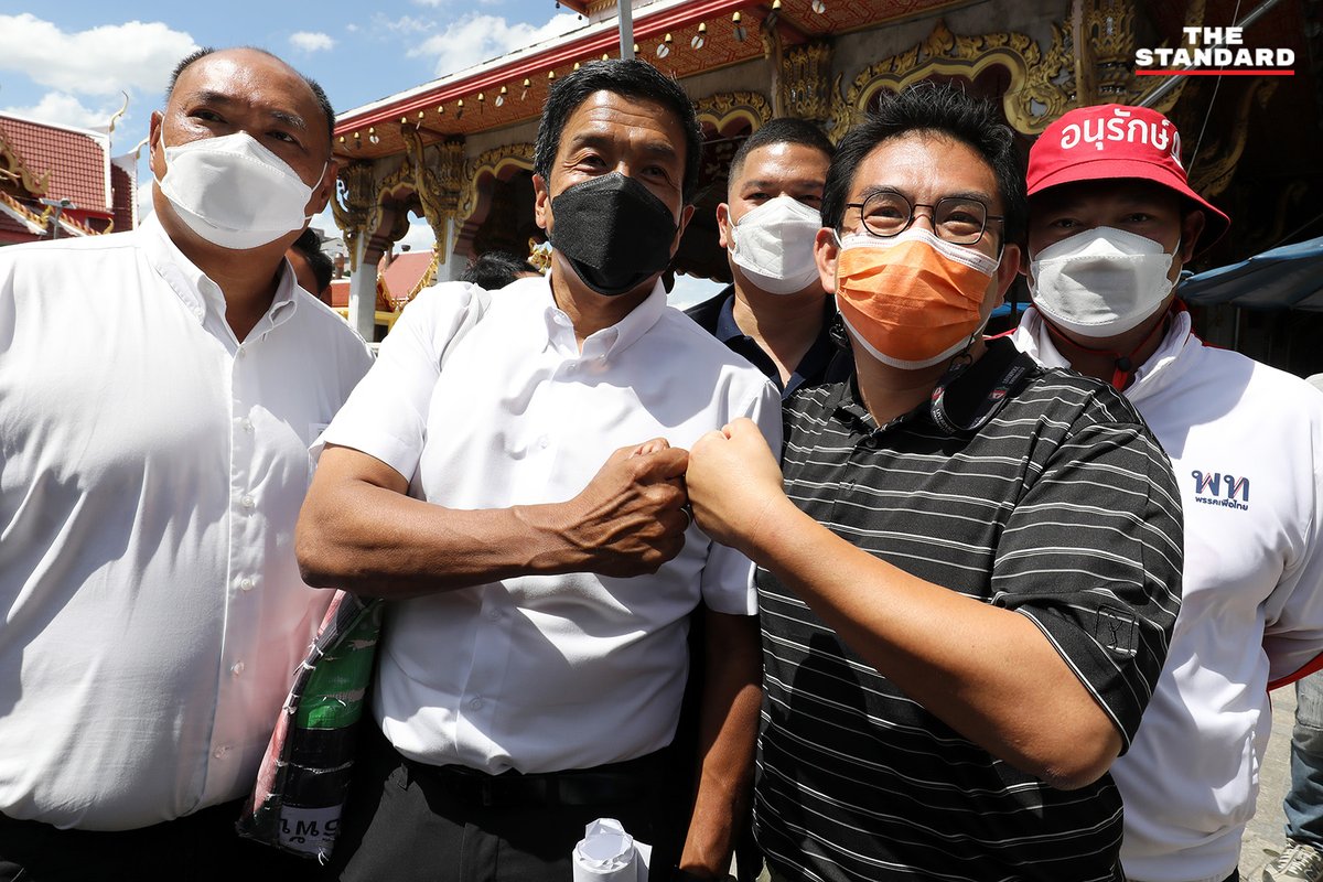 thestandardth's tweet image. ชัชชาติ แท็กทีม วิโรจน์ และ ส.ก. ลงพื้นที่สำรวจปัญหาคลองลาดพร้าว เผยไม่คิดดึงวิโรจน์เป็นรองผู้ว่าฯ เพราะเชื่อว่าไปได้ไกลกว่านี้

ภาพ: ฐานิส สุดโต

👉 bkkelection2022.wevis.info

#TheStandardBKKElection 
#เลือกตั้งผู้ว่ากทม 
#เลือกตั้งผู้ว่ากทม65 
#วิโรจน์ #ชัชชาติ