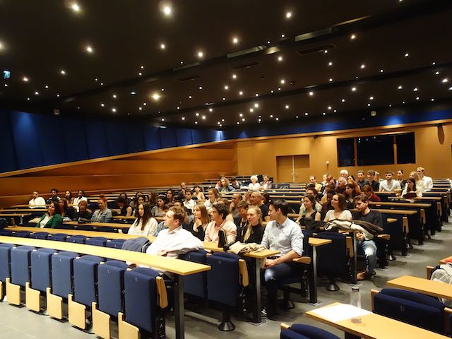 EGFA_USN's tweet photo. Vendredi, c'était la cérémonie de remise des diplômes des Etudes germaniques et franco-allemandes @EGFA_USN  à @Sorbonne_Nvelle, dans un magnifique amphi flambant neuf. Bravo à toutes et tous ! https://t.co/dWIA5R7CbO