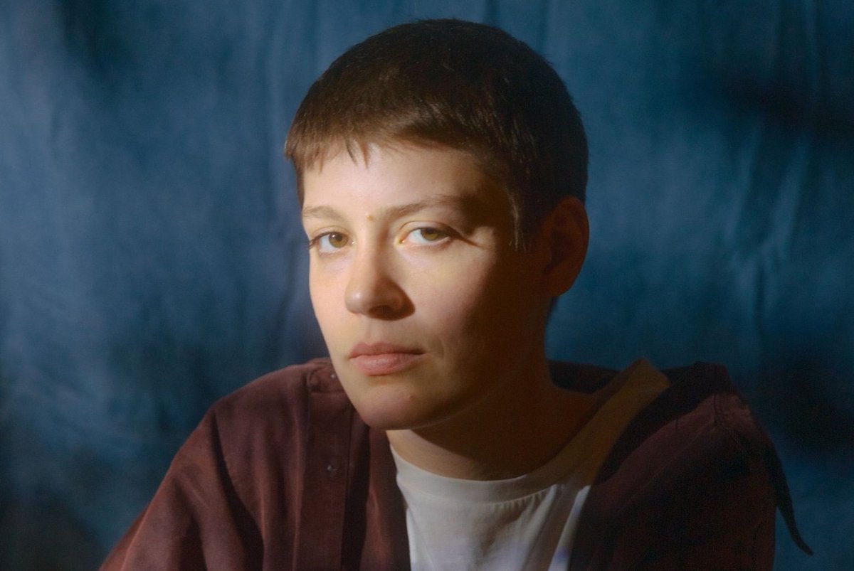 Front (@fr__nt) on Twitter photo "Whatever returns from oblivion returns to find a voice," seems to be <a href="/porridgeradio/">Porridge Radio</a>'s new tenet. On their third album, singer Dana Margolin turns pain into renewal and catharsis - with as wide a scope as ever. fr-nt.nl/en/2022/05/23/… "Whatever returns from oblivion returns to find a voice," seems to be <a href="/porridgeradio/">Porridge Radio</a>'s new tenet. On their third album, singer Dana Margolin turns pain into renewal and catharsis - with as wide a scope as ever. fr-nt.nl/en/2022/05/23/…