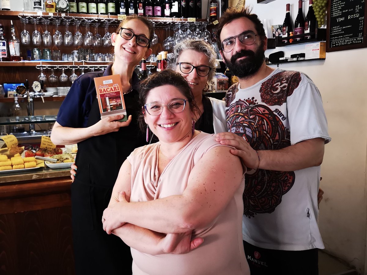 Beautiful Sunday spent between #cicchetti &amp; #wine at the Osteria a la Scuela in Castello in #Venezia!
You can find them in the itinerary dedicated to Castello District in the new book #AndarPerBacari, that is how to find your way among Venetian alleyways, osterie and cicchetti!
