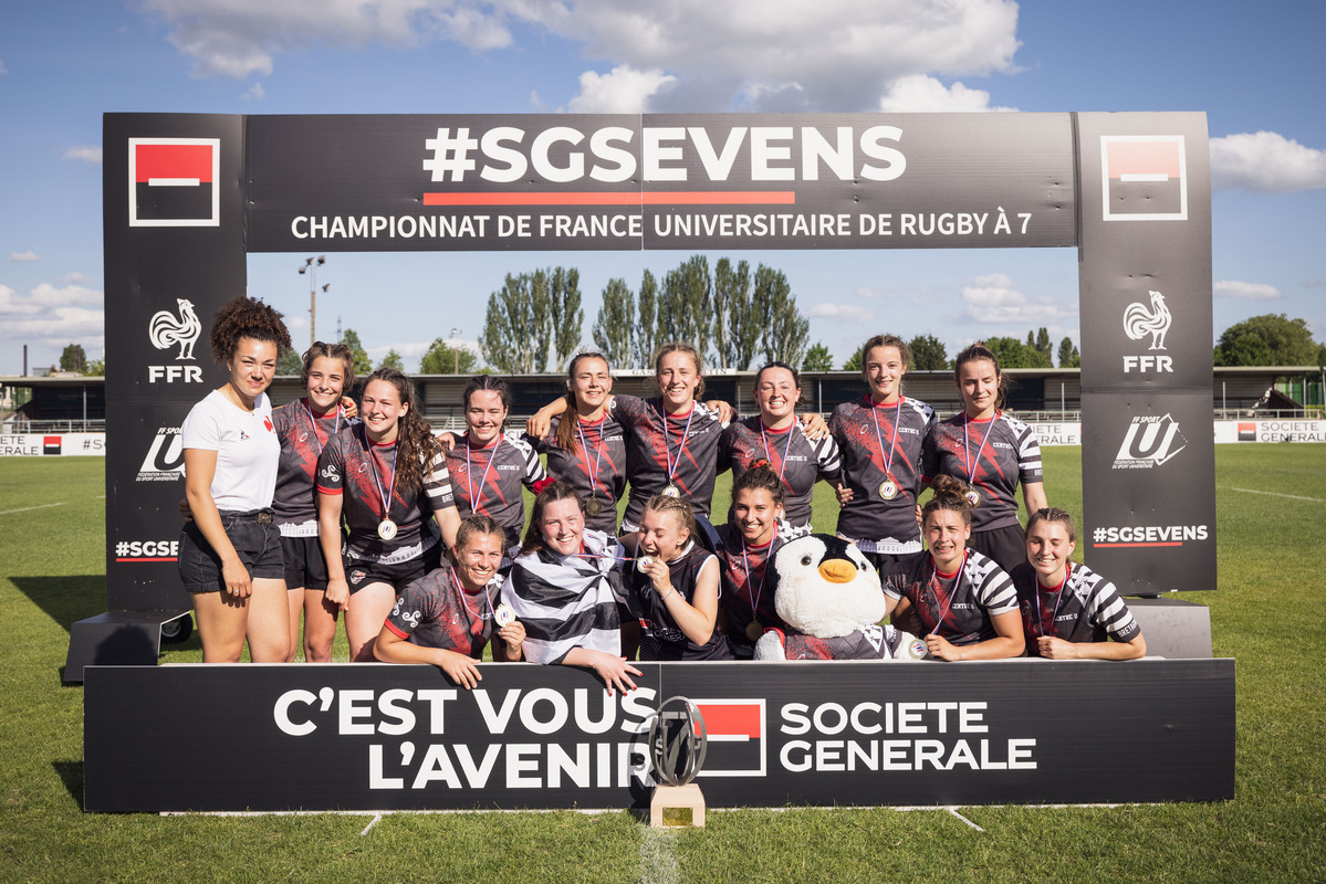 3️⃣ jours intenses de rugby et de fête #SGSevens 🏉 3️⃣ équipes auréolées d'un titre de champion de France universitaire de rugby à 7🏆 Écoles masculines 👉 @INSAToulouse Élite féminine 👉 @UnivRennes_2 Élite masculine 👉 @UnivLaRochelle Rdv l'année prochaine à Toulouse ! 🛫