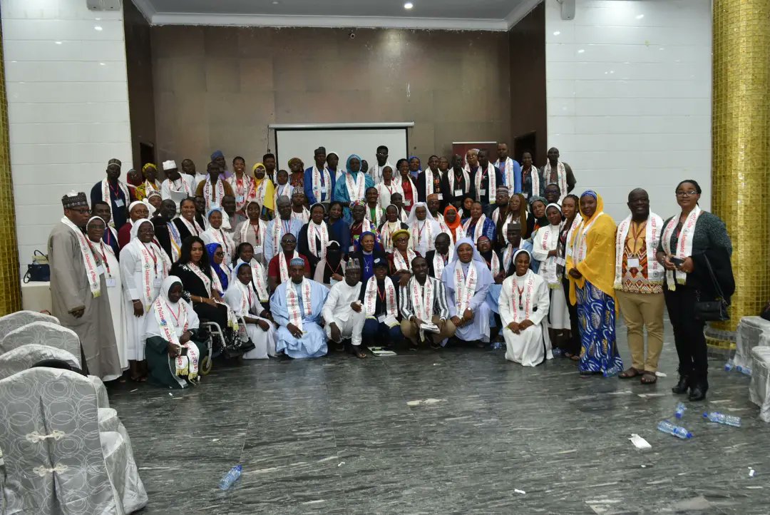 Cofpofficial's tweet photo. A very warm congratulations to the 2021/2022 COFP fellows that graduated on Saturday 21st May 2022.

They successfully completed the one year fellowship program comprising of three modules and met the requirements to be inducted into the COFP Alumni Network of Peacebuilders. https://t.co/ImvXS36q4q