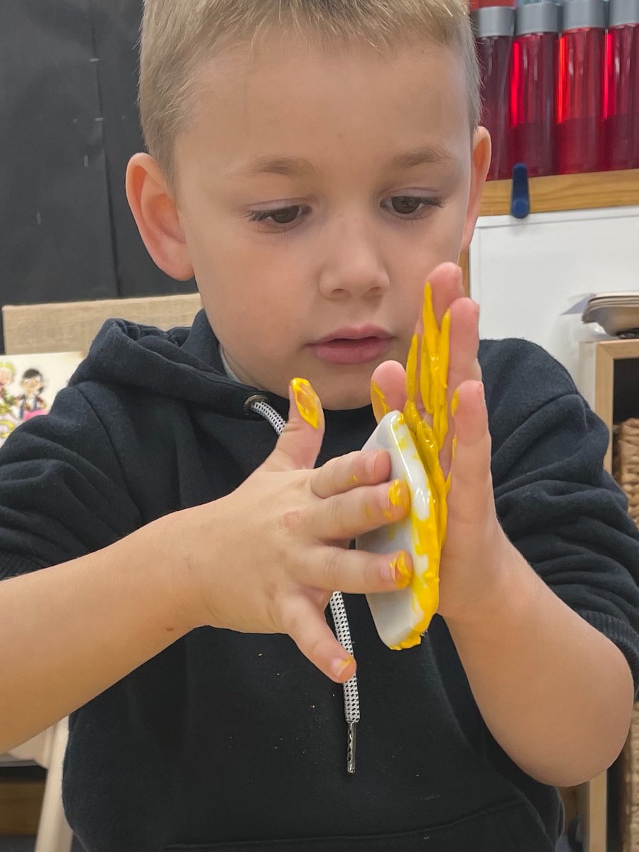 Luci_May11's tweet photo. Luckily I know better than to expect that the ‘can we use these hexagon stamps to create a beehive’ activity would turn into anything but a finger/hand/arm painting super experience! 💛🐝 #teampreschool #processart #beingabee https://t.co/poXP9KzefZ