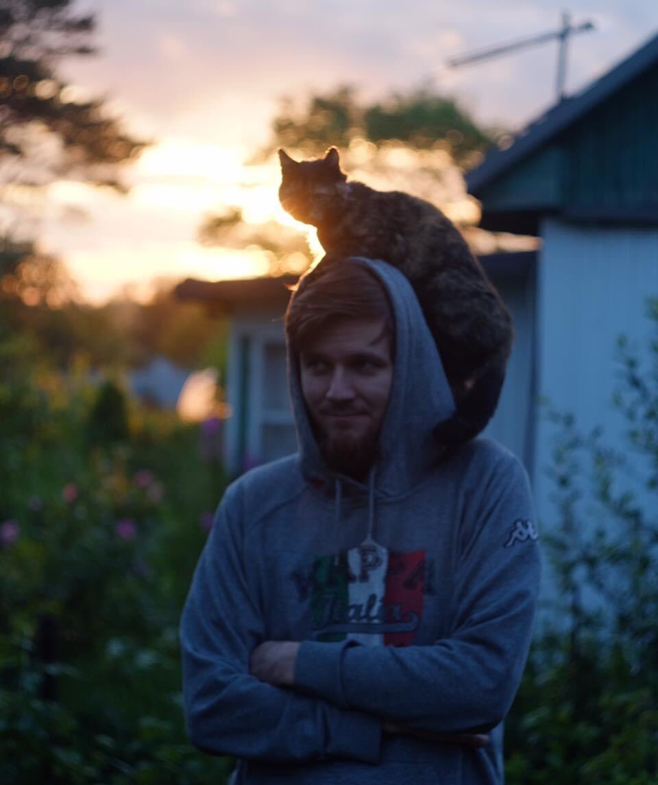 أن تُسامح ، يعني ألا تسمح لشعور الكره أن يتسلل إليك ، فالصفح والعفو من أنبل الصفات التي قد تكون بالإنسان ، فلا شيء يشبه أن تمتلك القدرة على مسامحة شخص أثقل عليك الحياة ..