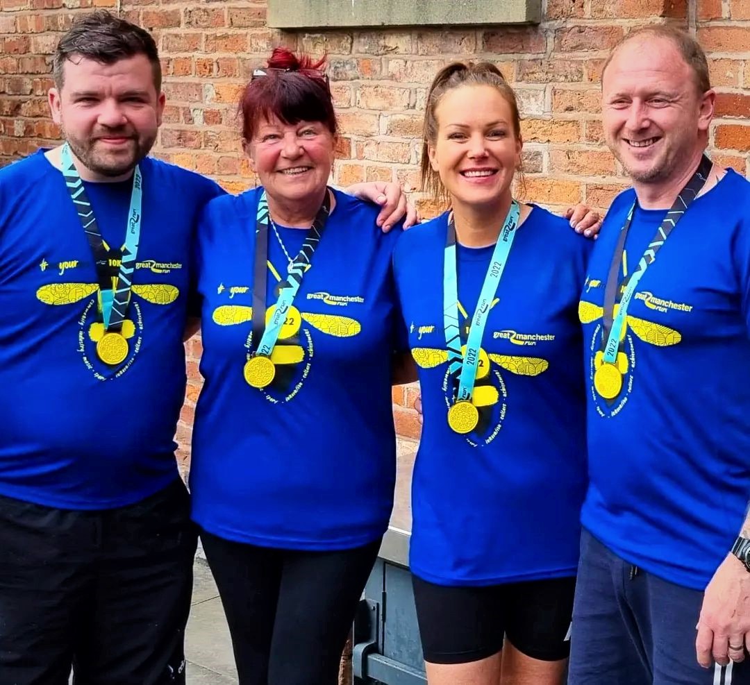 JWLeesBrewery's tweet photo. Congratulations to all our incredible runners who took part in the #ManchesterRun 10k and half-marathon yesterday. There are plenty of tired legs here at the brewery and in the pubs today, but it's all worth it to raise money for a fantastic cause. 🏃🏅
@4EVERManchester https://t.co/COfKu69gVC