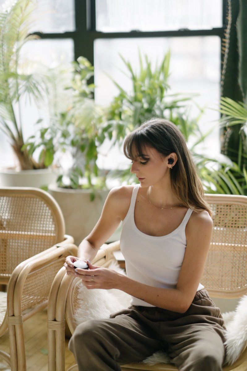 XiaomiUSA's tweet photo. Having a tough week?
Treat yourself with a pair of #MiTrueWirelessEarbudsBasic2 🌷
#Xiaomi #XiaomiUSA #betterwithxiaomi https://t.co/OWI30vXAeO