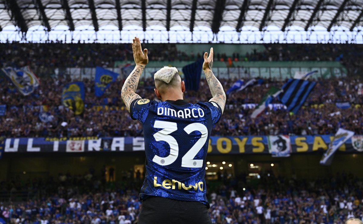 Inter's tweet photo. More than a team! 🖤💙

#ForzaInter https://t.co/oHIuMHHJDS