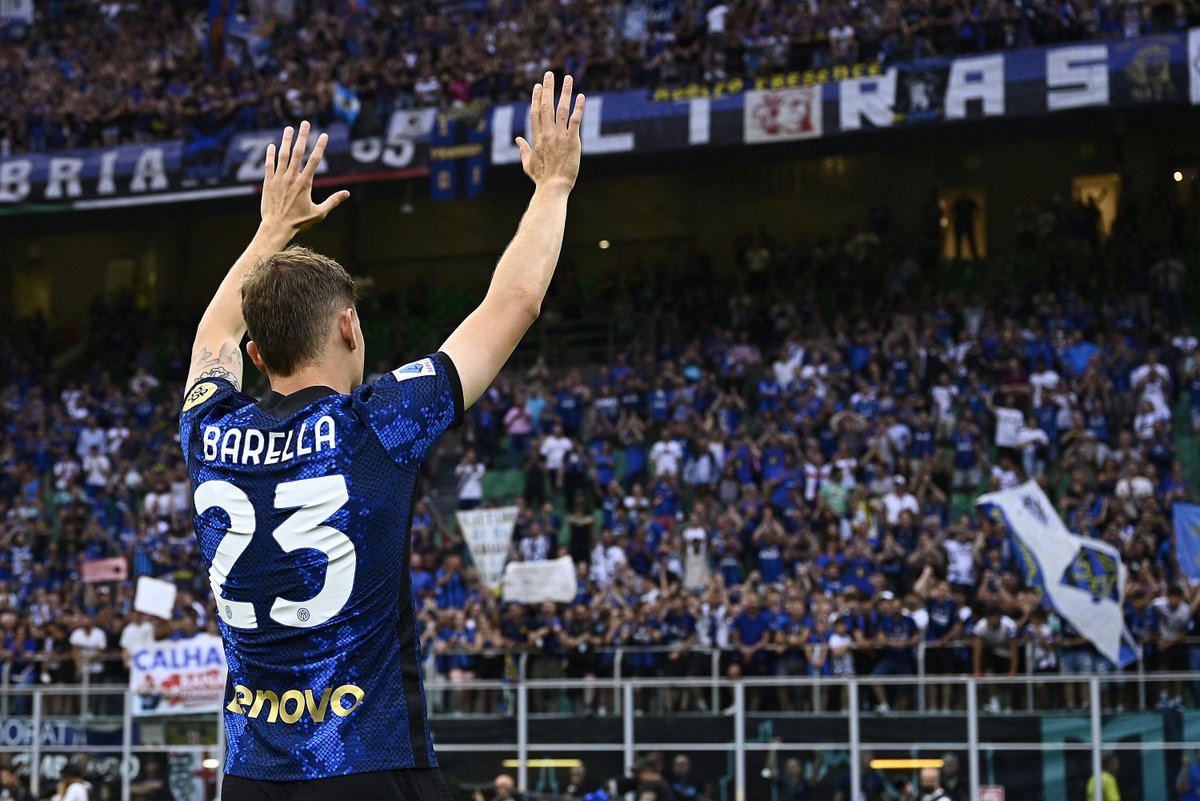 Inter's tweet photo. More than a team! 🖤💙

#ForzaInter https://t.co/oHIuMHHJDS