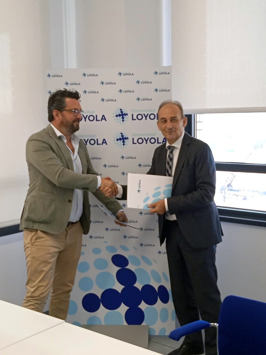 ColefAndalucia's tweet photo. 🔵 Esta mañana nuestro presidente, José Carlos Gómez Teba, y el rector de la Universidad de Loyola, Gabriel María Pérez Alcalá, han firmado un convenio marco de colaboración entre este centro universitario y el COLEF Andalucía, Ceuta y Melilla. 

Somos un #ColegioÚTIL 
#CCAFD https://t.co/A8yIaS20Ns
