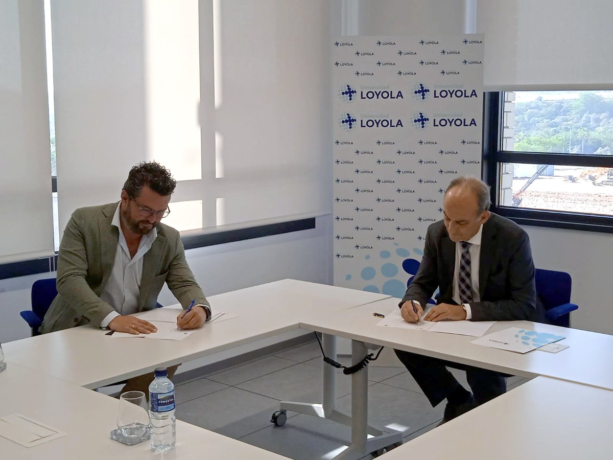 ColefAndalucia's tweet photo. 🔵 Esta mañana nuestro presidente, José Carlos Gómez Teba, y el rector de la Universidad de Loyola, Gabriel María Pérez Alcalá, han firmado un convenio marco de colaboración entre este centro universitario y el COLEF Andalucía, Ceuta y Melilla. 

Somos un #ColegioÚTIL 
#CCAFD https://t.co/A8yIaS20Ns