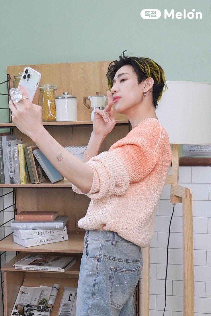 chonlymun25's tweet photo. NANANA MV

#NANANA_MV #GOT7_NANANA 
#GOT7Comeback #GOT7 
#JAYB #MARK #JACKSON #JINYOUNG #YOUNGJAE #BAMBAM #YUGYEOM #IGOT7 https://t.co/XhP5pX45k3