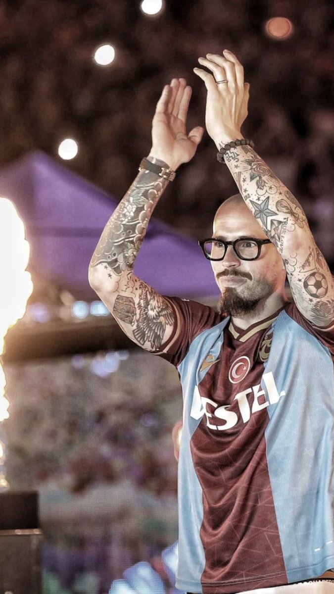 mssabecker's tweet photo. Günlük Grande Marek Hamsik dozumuzu alalım https://t.co/AtUrwMqjKn