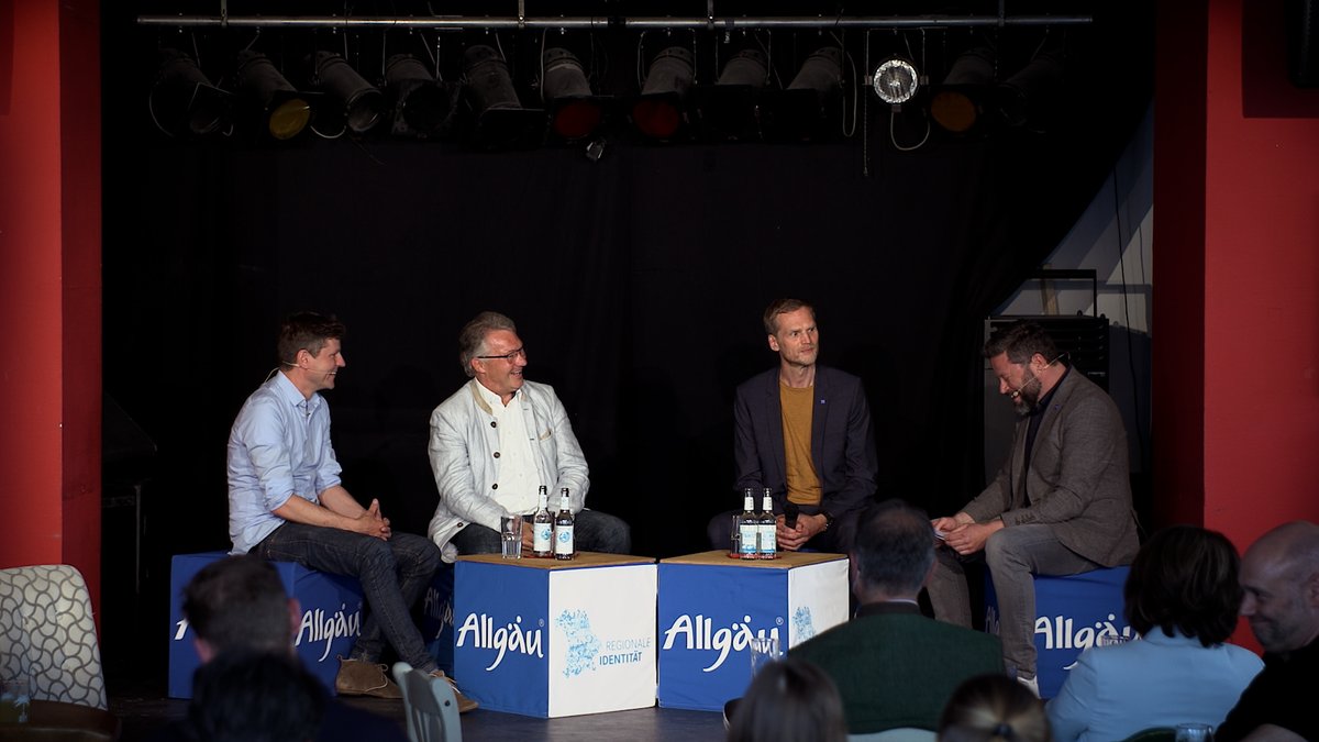 allgaeuinfo's tweet photo. Wie das Allgäu klingt? Je nach Ausprägung traditionell oder progressiv, in jeden Fall aber unverwechselbar. Das ist der Markensound Allgäu. Unter https://t.co/YJjjhfneJ7 sind drei Tracks, verschiedene Funktionstöne und der Allgäu Music Mixer hinterlegt
https://t.co/JLcrHrln4O https://t.co/EZstB0jRa9