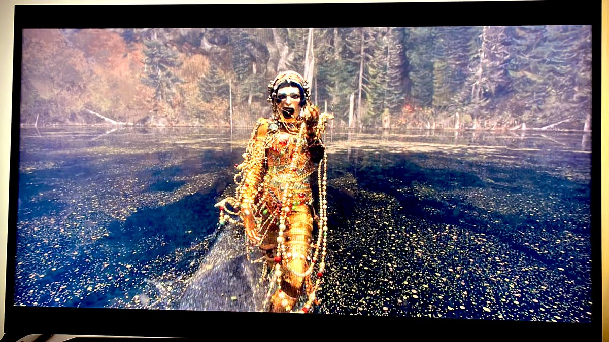 ‘Jibaro’ is the weirdest, best animation I’ve ever seen. Everyone needs to see this masterpiece.
#lovedeathandrobots