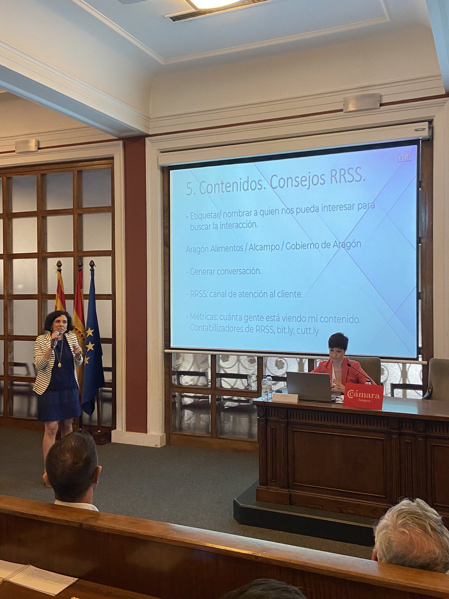 Continúa <a href="/Helga_Martinez/">Helga Martínez</a> de <a href="/mitcomunicacion/">MIT Comunicación Estratégica</a> con la ponencia: “Comunicacion: qué contenidos demanda el consumidor”. 

🗣La comunicación es esencial para llegar al consumidor final con el mensaje que queremos transmitir 

#herramientas #contenido #LoquevesEs