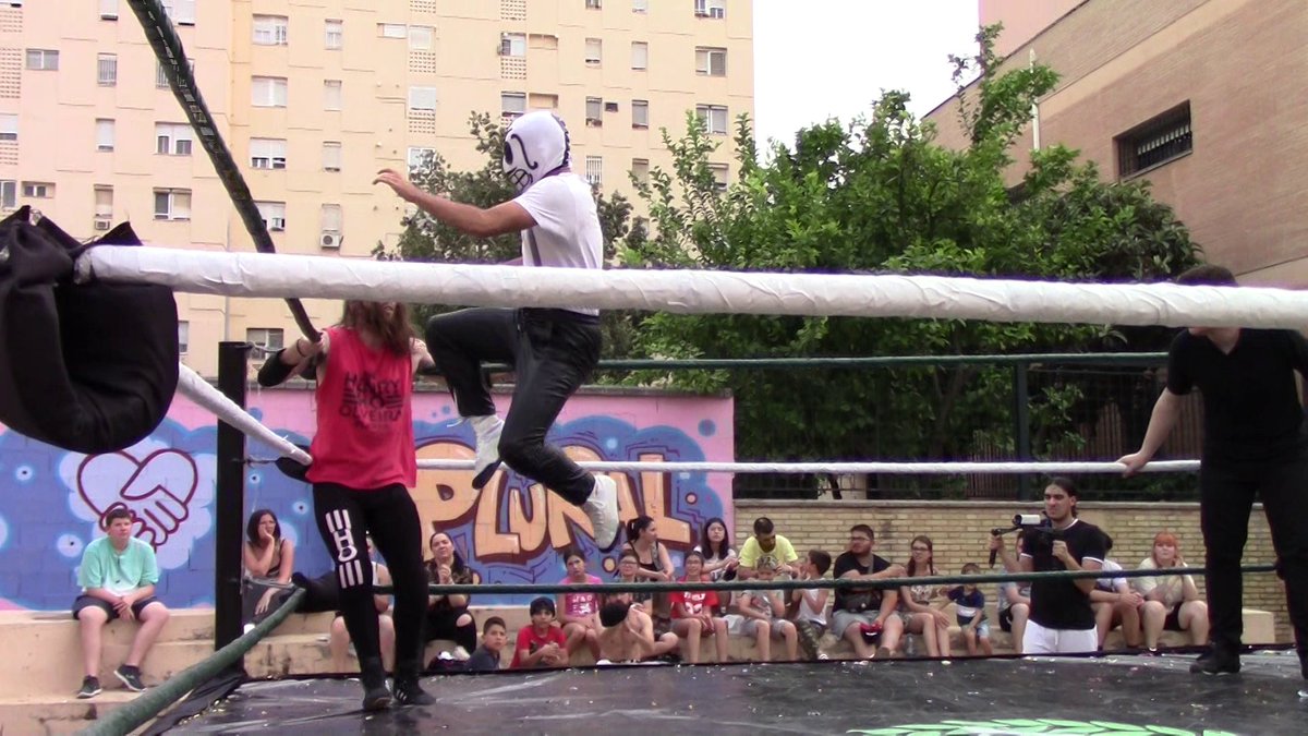 andaluciawrestl's tweet photo. El segundo combate fue una batalla a 5 donde el ganador será el contendiente número 1 por el título de Ichiban en el próximo show. 
Pudimos ver un combate muy dinámico y al final, Capo se impuso a sus rivales Salamander, Anonymous, @CurroScw y @HenryOlveira https://t.co/PoUFiGXBNa