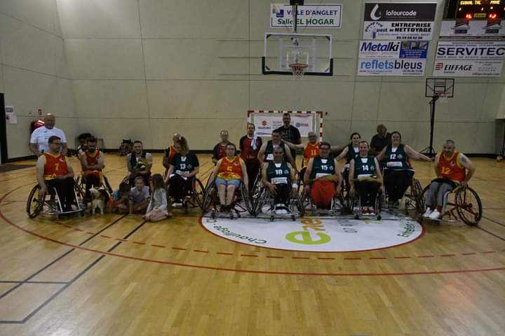 🚨 basket fauteuil 🚨 
VICTOIRE <a href="/euskalhpb/">EUSKAL TALDEA HPB🏀💪😍♿🎯🏊‍♂️😍</a>  72 face à l équipe de Pavie 15 pour le dernier match de la saison
On est 3eme au classement 
On vous donne rdv très vite pour de nouvelles aventures MERCIIIII MILESKER à tous et toutes 🙏😘 #basketfauteuil #ensemble #paysbasque
