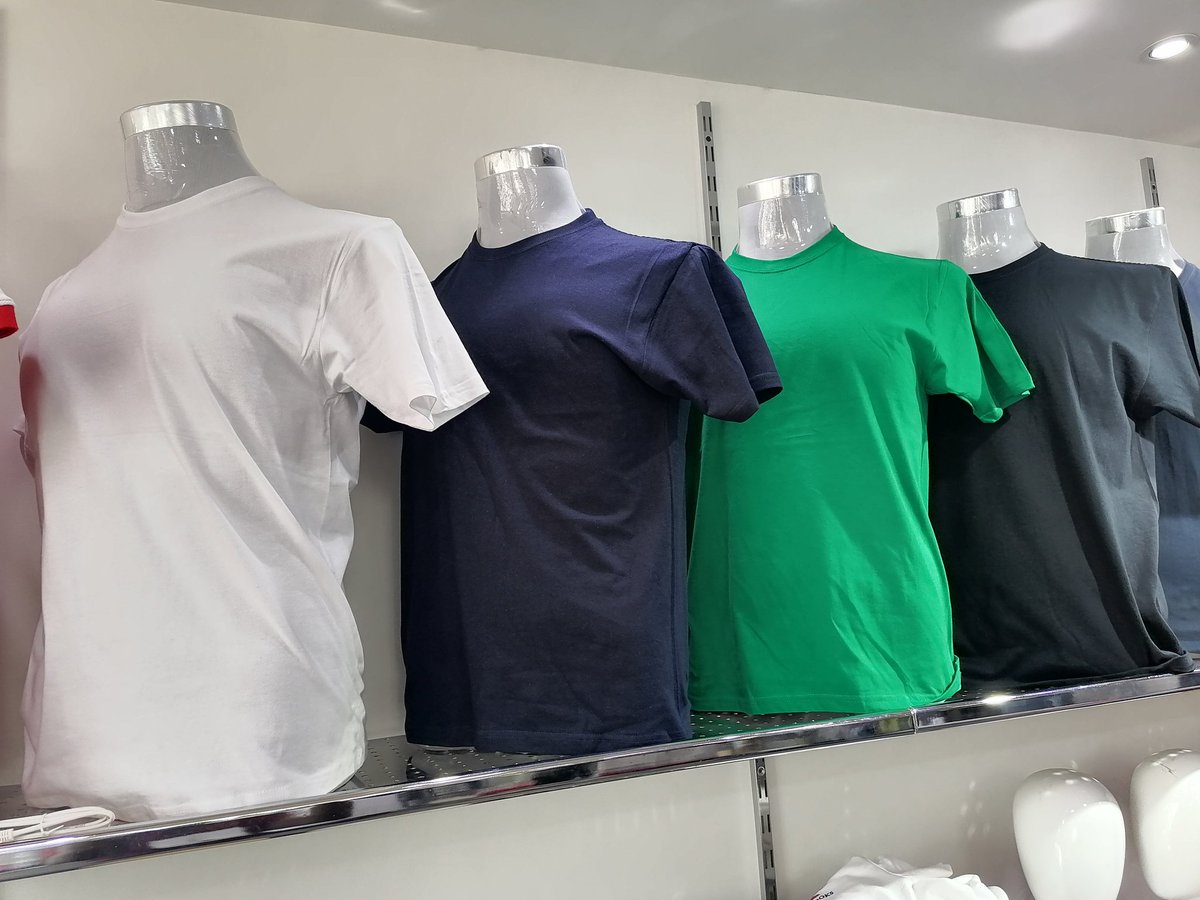 king_saraz's tweet photo. @RealTalkFadzie Plain Tshirt
All colours available
$3
Call/app 0716079889
J Way Mall oposite OK Julius https://t.co/TZc4EVHK5o