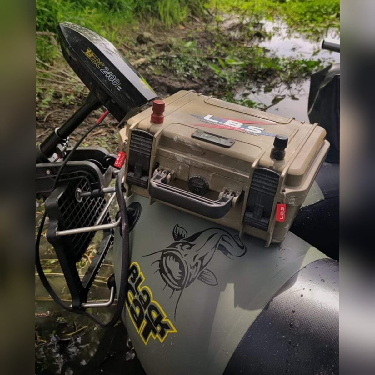 LithiumBoat's tweet photo. @geoffreyfontbonnat is a satisfied user of our #lithium #battery ! Fully #waterproof and #shockproof #LBS #lithium #lithiumionbattery #power #energy #battery #IP67 https://t.co/DkhOgPLVCi