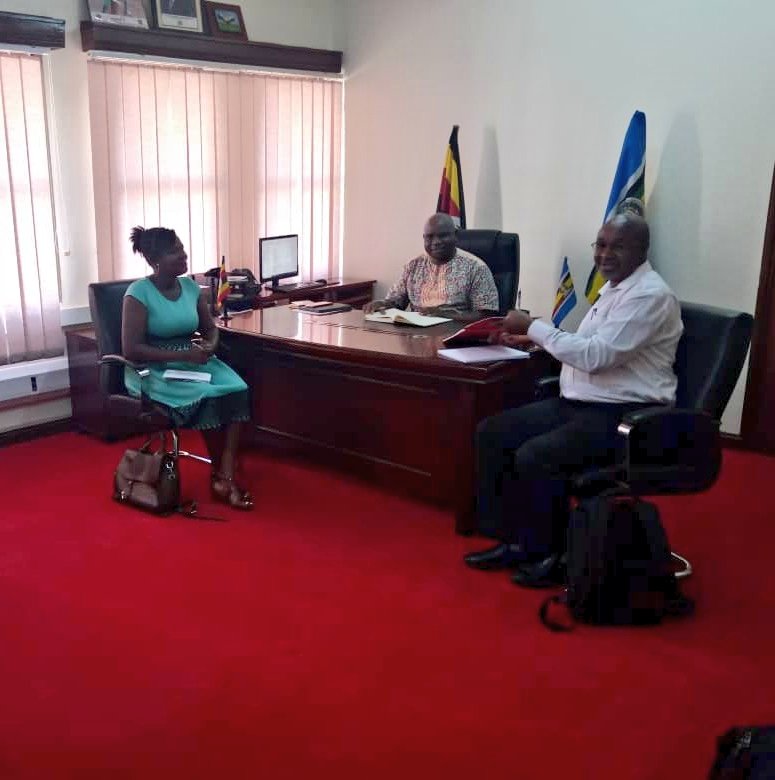 eassigender's tweet photo. EASSI together with @LPI_voices paid a courtesy call to Hon. Lawrence Biyika Songa, Chairperson of the Parliamentary Committee on Climate Change #Uganda, to discuss climate change adaptation, local initiatives for adaptation, synergy, and #women's involvement in #ClimateChange https://t.co/X6n2uVrDnZ