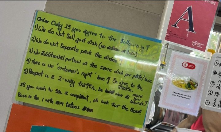 First time see cai png stall got so many rules. A woman was also allegedly scolded for trying to take photos of the ingredients