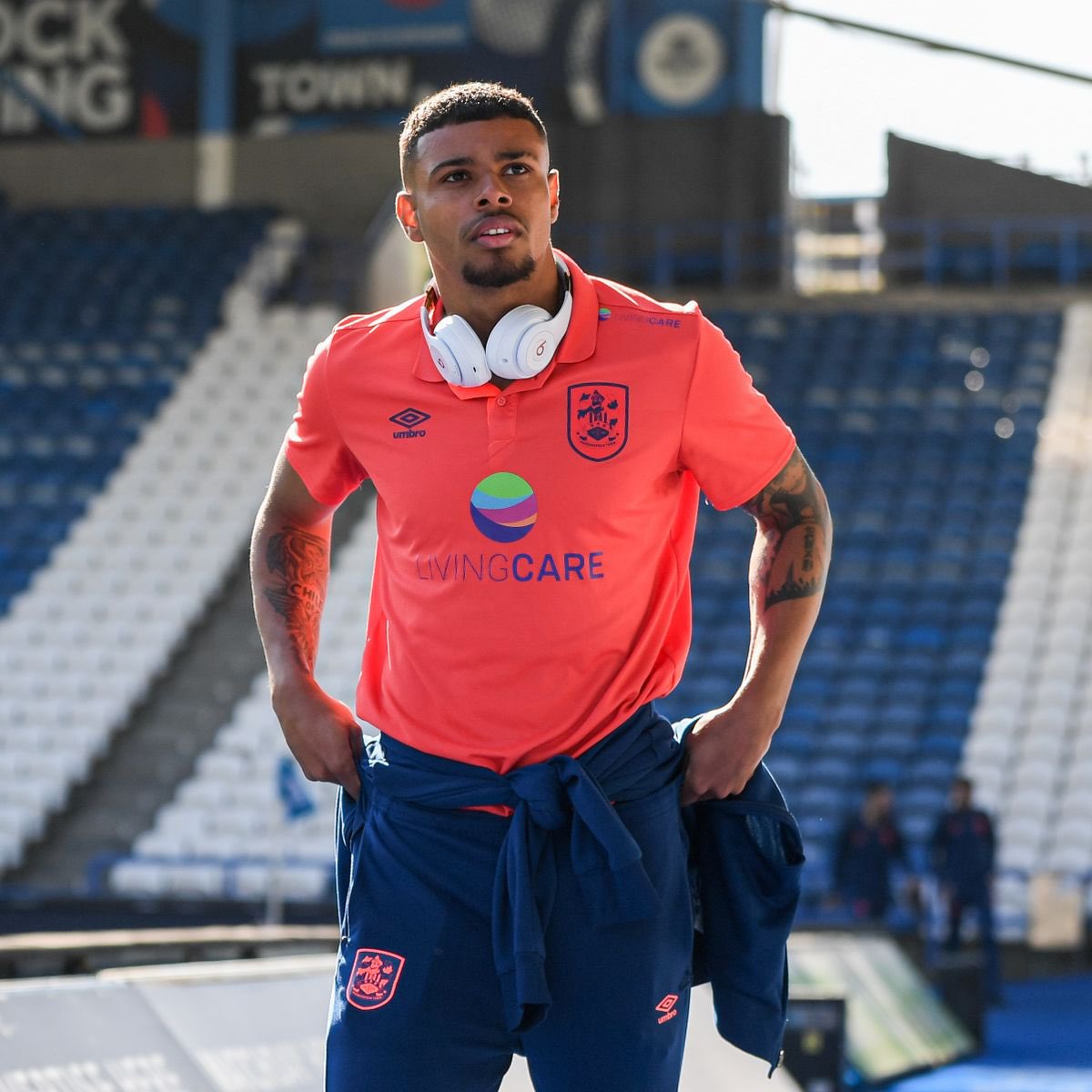 SW6Central's tweet photo. With Levi Colwill and Tino Anjorin still to play their final game for Huddersfield next weekend, the majority of #Chelsea’s loanees will now return to Cobham.

Only Bryan Fiabema will remain on loan, where he will play for Rosenberg until November 13th.

#CFC | #ChelsOnLoan https://t.co/UgCxhVsZWI