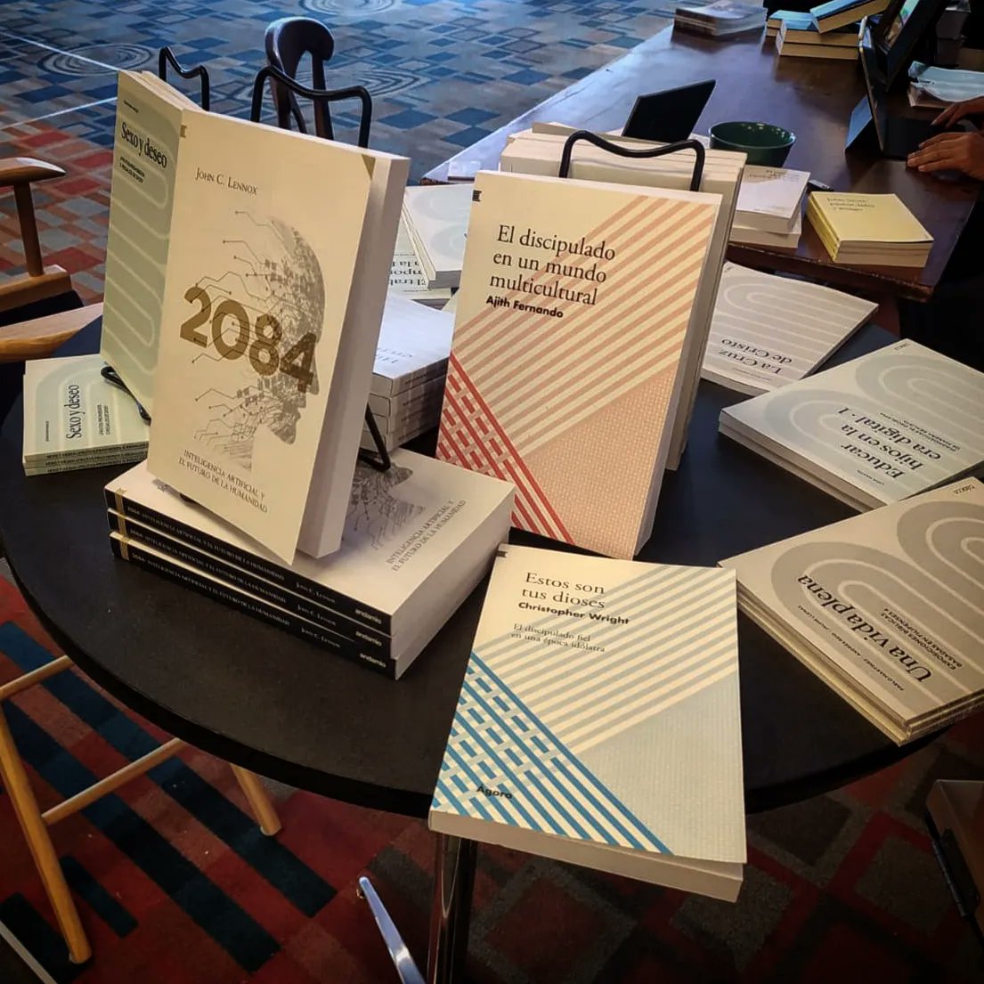 andamio_edita's tweet photo. Estamos muy agradecidos a Dios por haber podido participar presencialmente de Expolit 2022. ¡Muchas gracias a todos los que han visitado nuestro espacio!
#andamioeditorial #libros #expolit #expolit2022 #beyound
@ExpolitOficial https://t.co/DSakJ7KtcZ