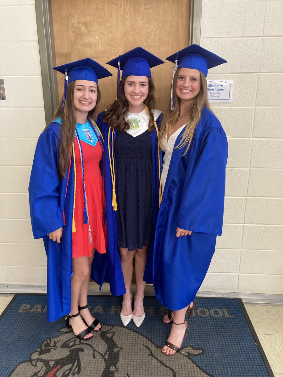 4thmathlady's tweet photo. Baccalaureate 2022
Getting closer to graduation! 💙🙏🏼👩‍🎓 https://t.co/HHzLTwveGB