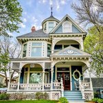 Image for the Tweet beginning: Victorian Home Located In Summit